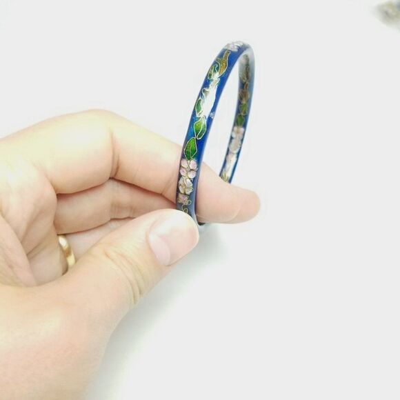 Vintage Blue Enamel and Floral Design Bangle Bracelet, Stacking, Retro Estate - Picture 5 of 7